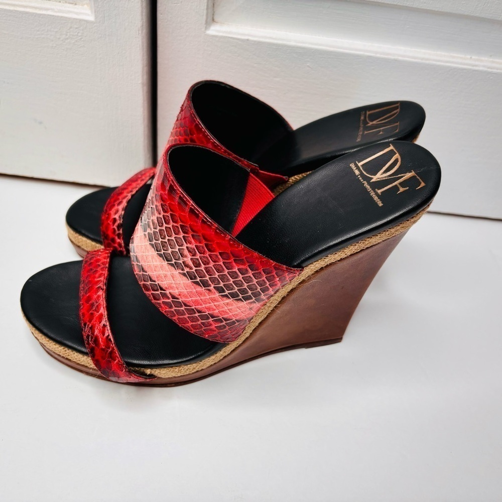 DIANE VON FURSTENBERG Wood Wedge Platform Sandals Size 8